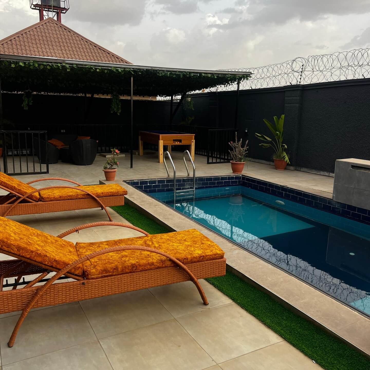 2/3/4 BEDROOM DUPLEX