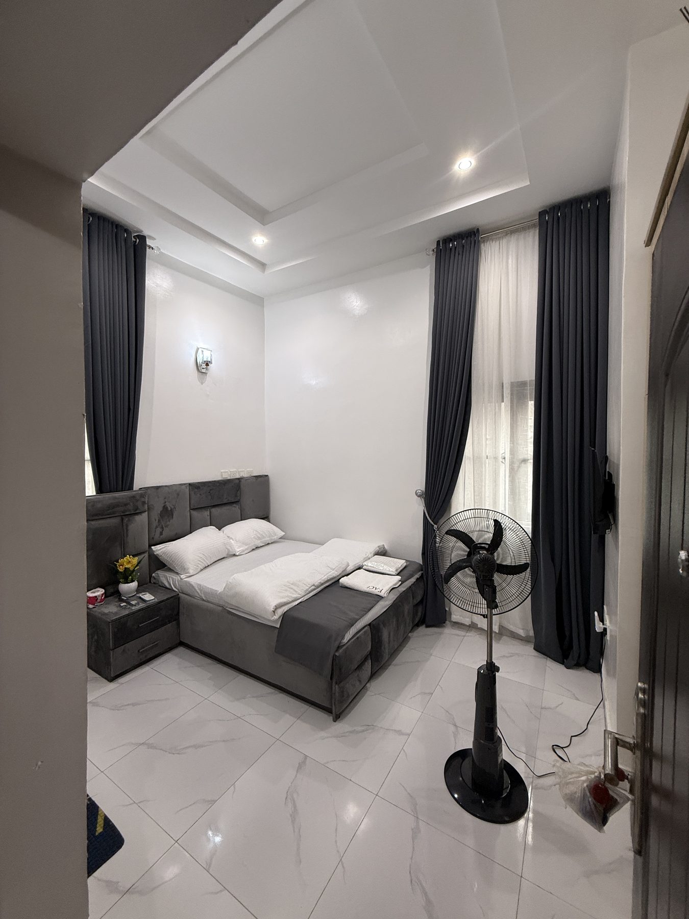 2 BEDROOM APARTMENT