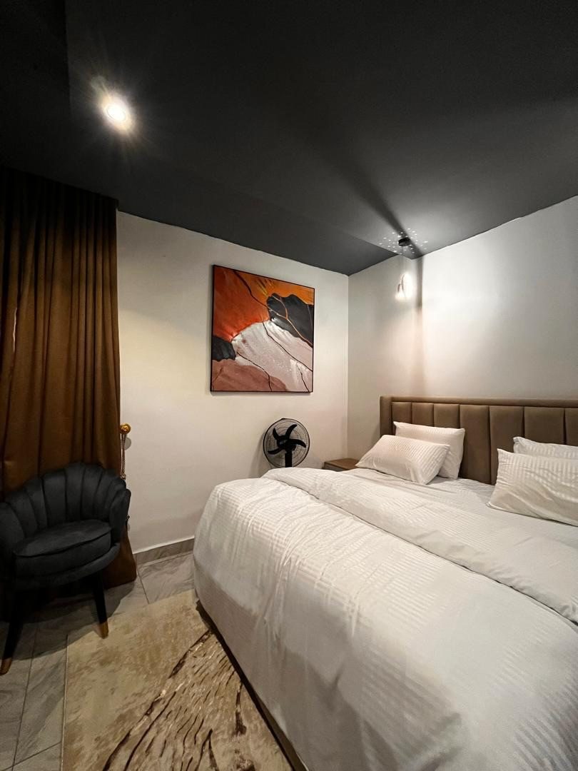 2 BEDROOM APARTMENT