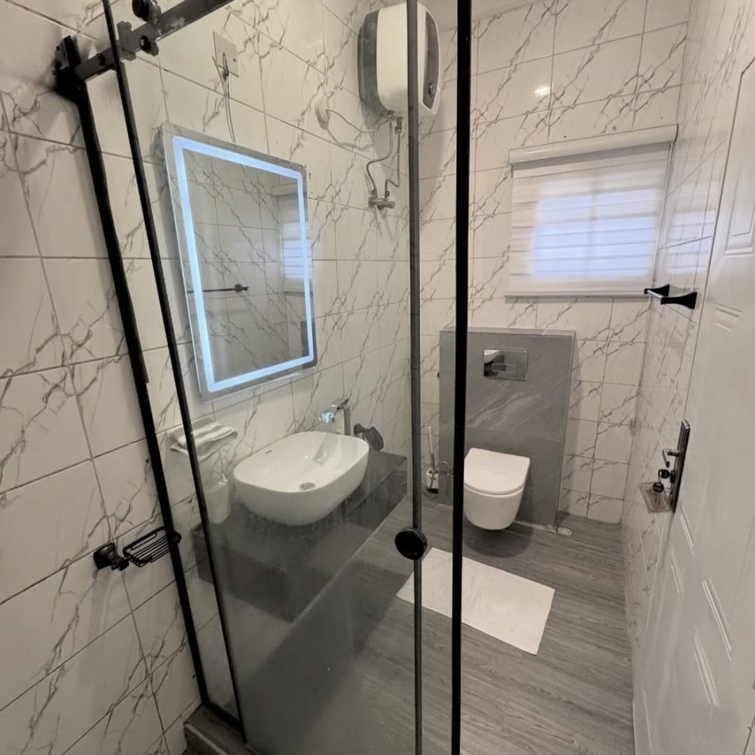 2 BEDROOM APARTMENT