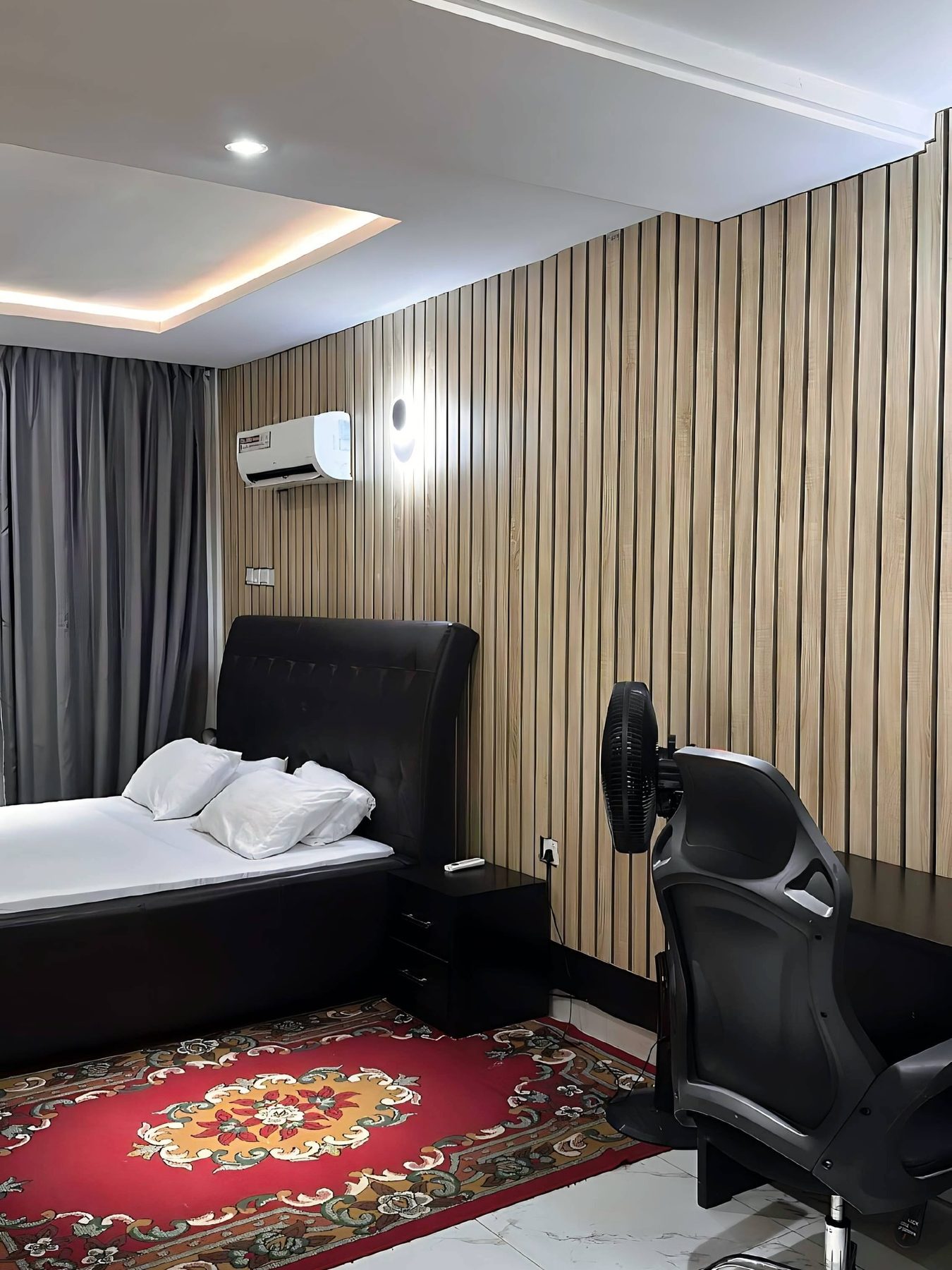 1 BEDROOM APARTMENT